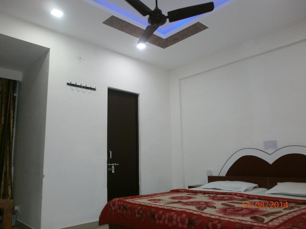 Hotel Safari Agra  Eksteriør bilde