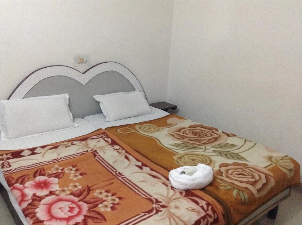 Hotel Safari Agra  Eksteriør bilde